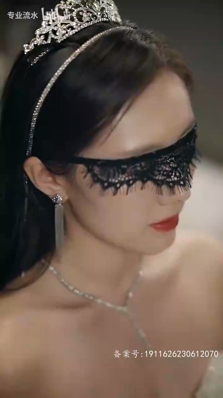 璀璨=$的她