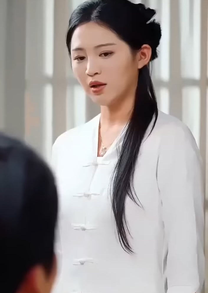 大祭司她又] ?美又飒